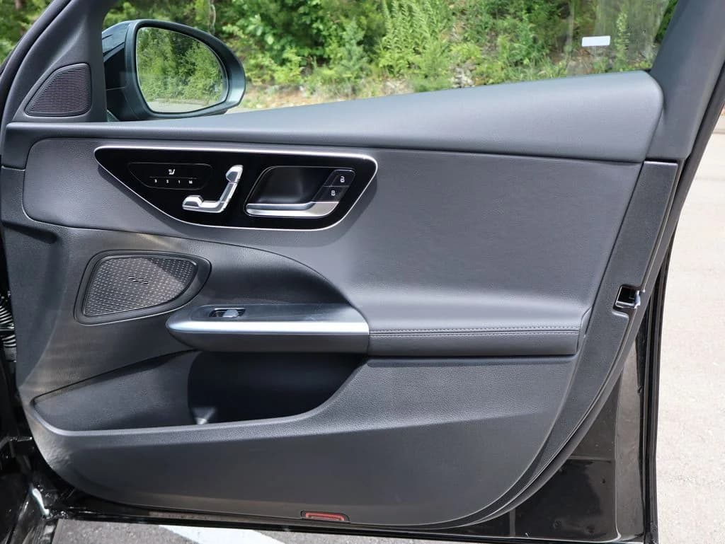 2026 Mercedes-Benz C-Class Sedan 9