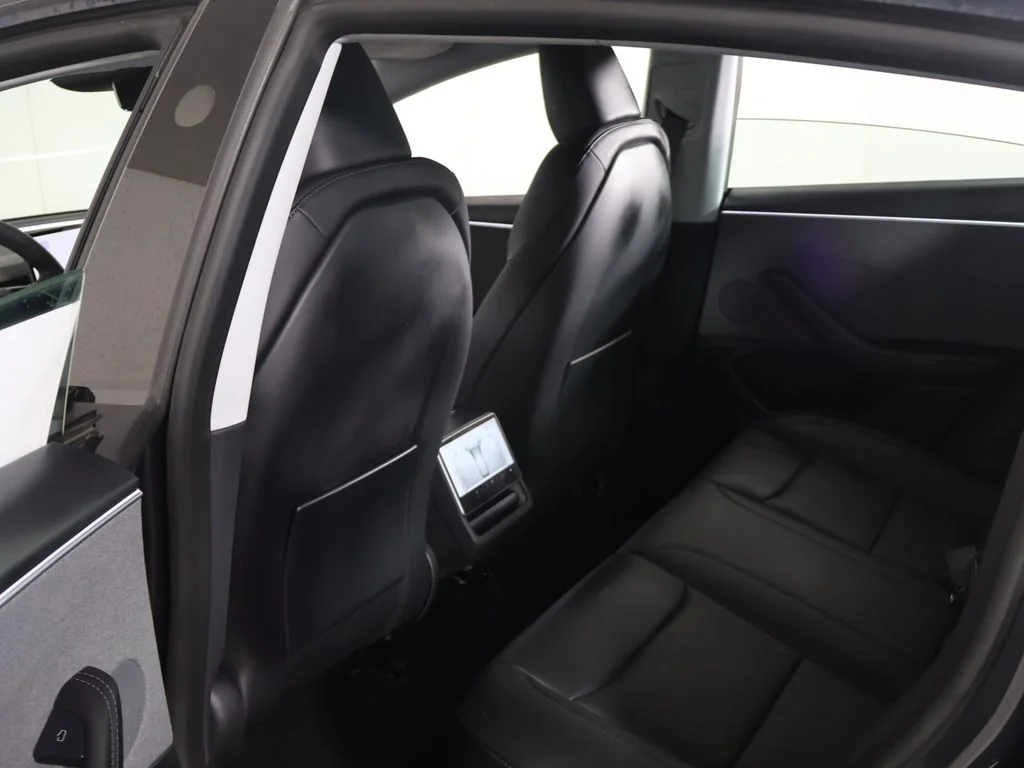 2025 Tesla Model 3 30