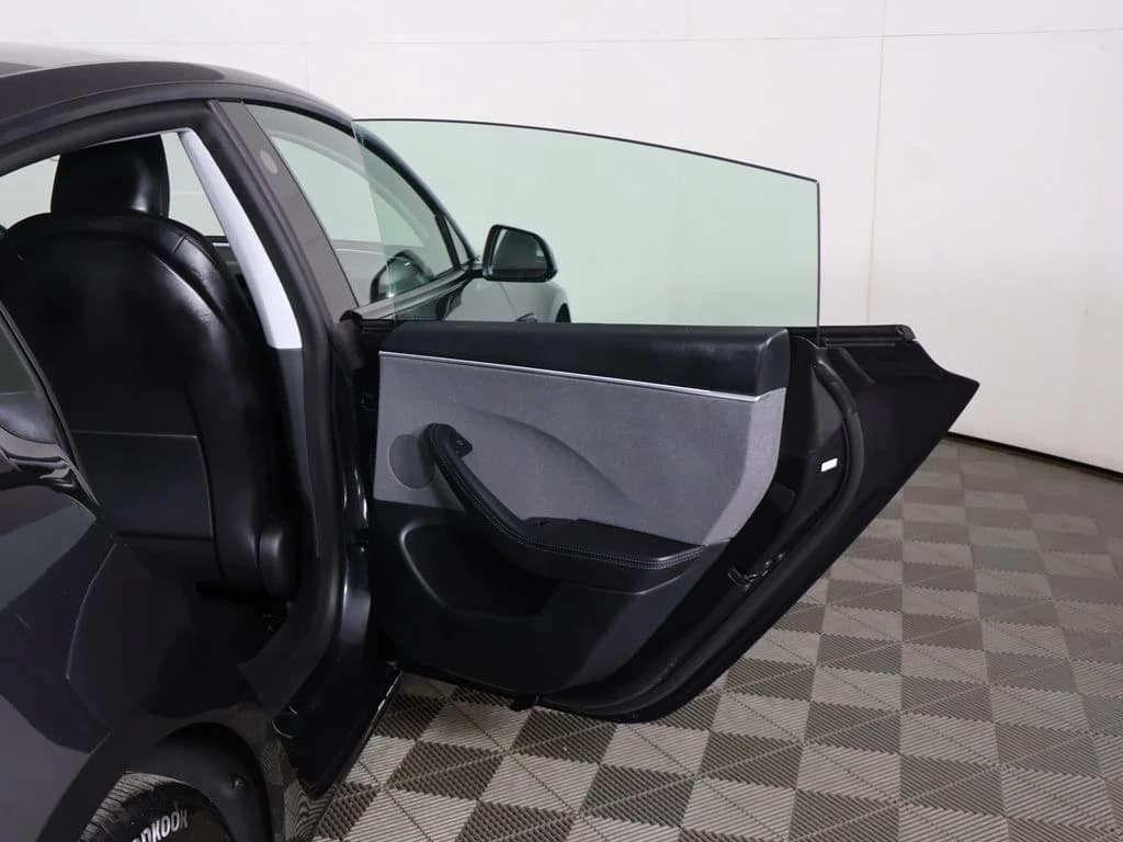 2025 Tesla Model 3 25