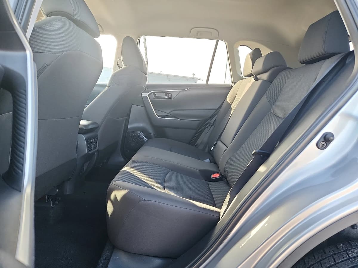 2025 Toyota RAV4 8