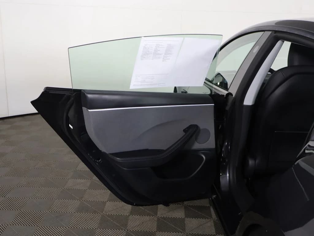 2025 Tesla Model 3 24