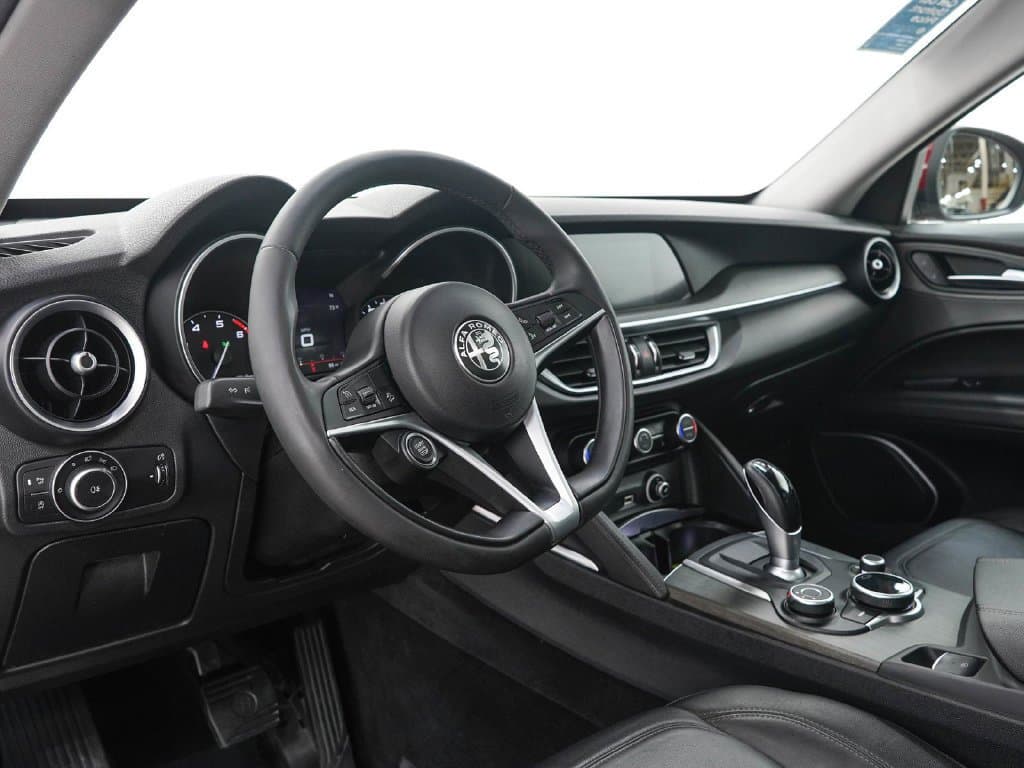 2019 Alfa Romeo Stelvio 23