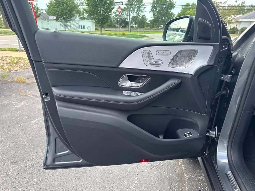 2026 Mercedes-Benz GLE 17