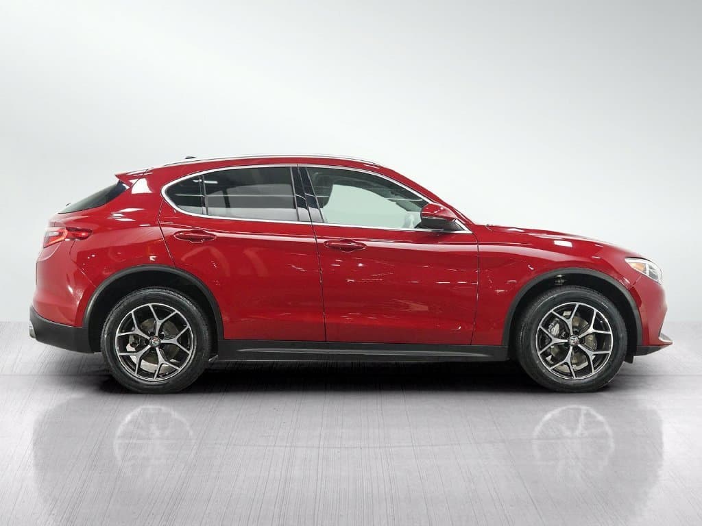 2019 Alfa Romeo Stelvio 4