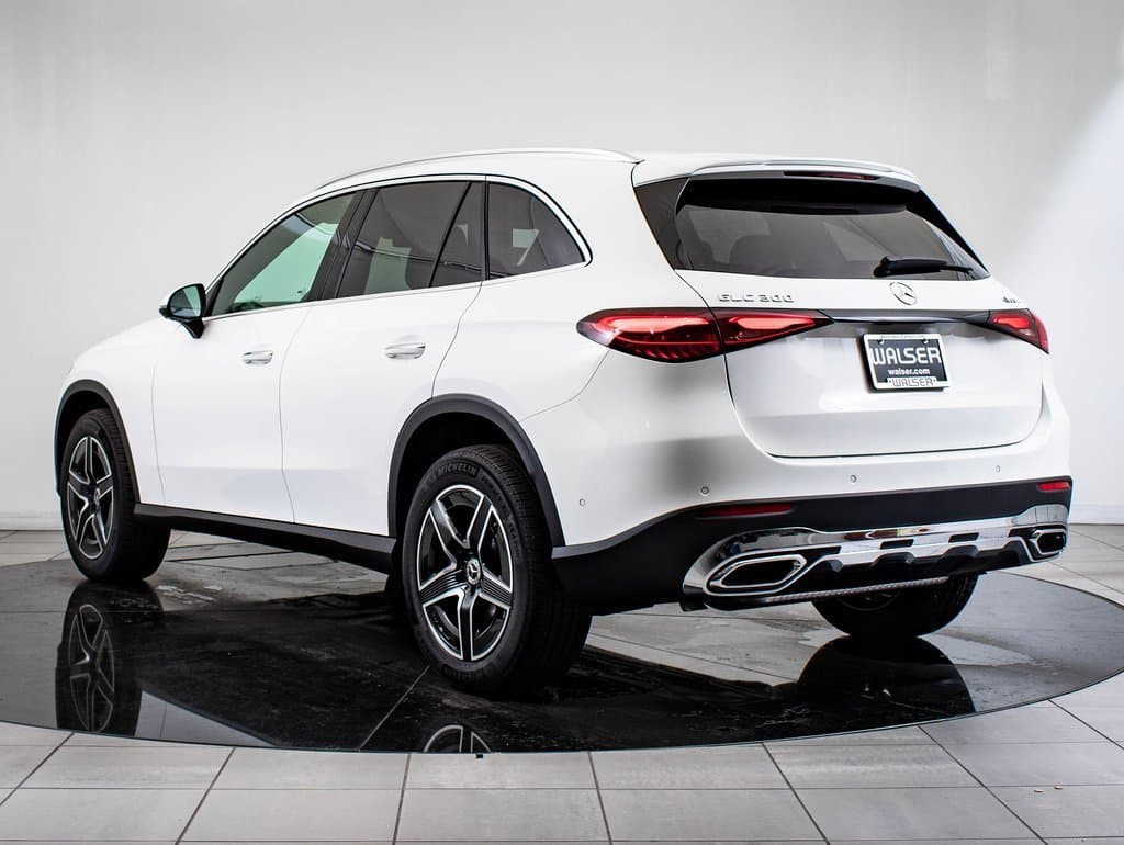 2026 Mercedes-Benz GLC 9