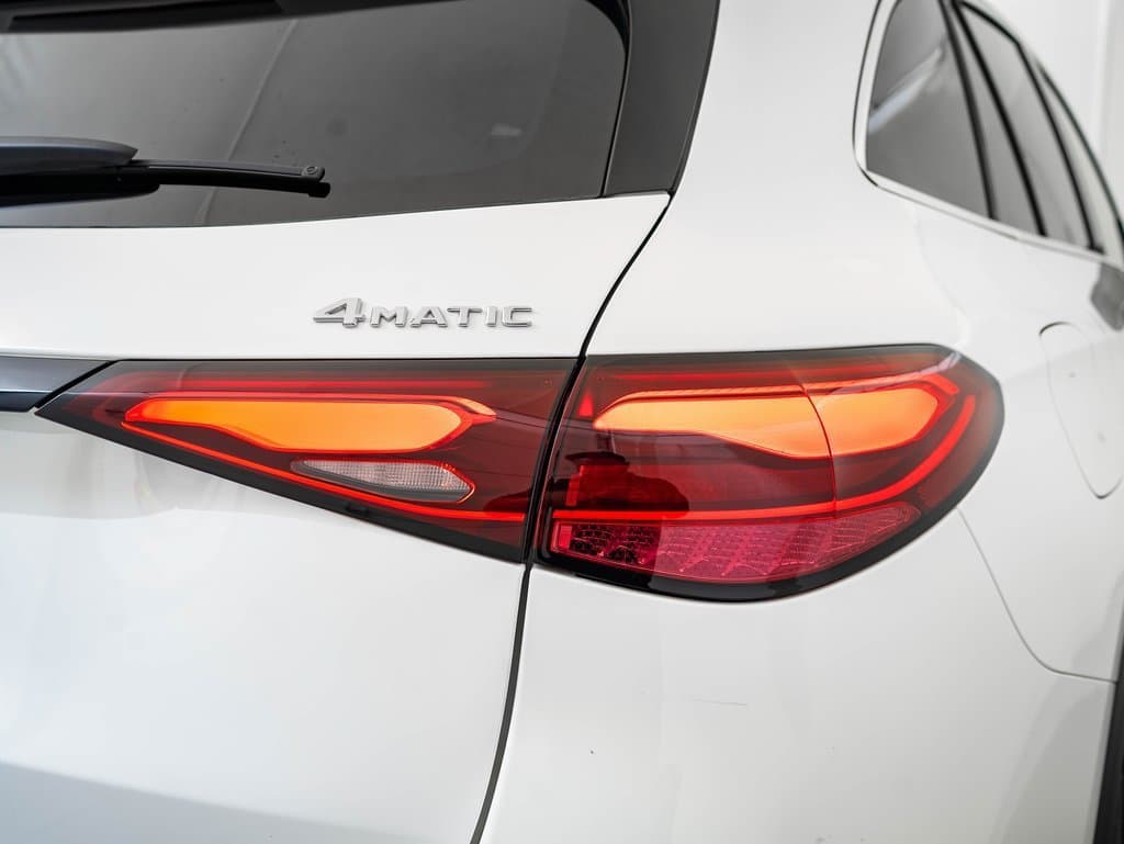2026 Mercedes-Benz GLC 14