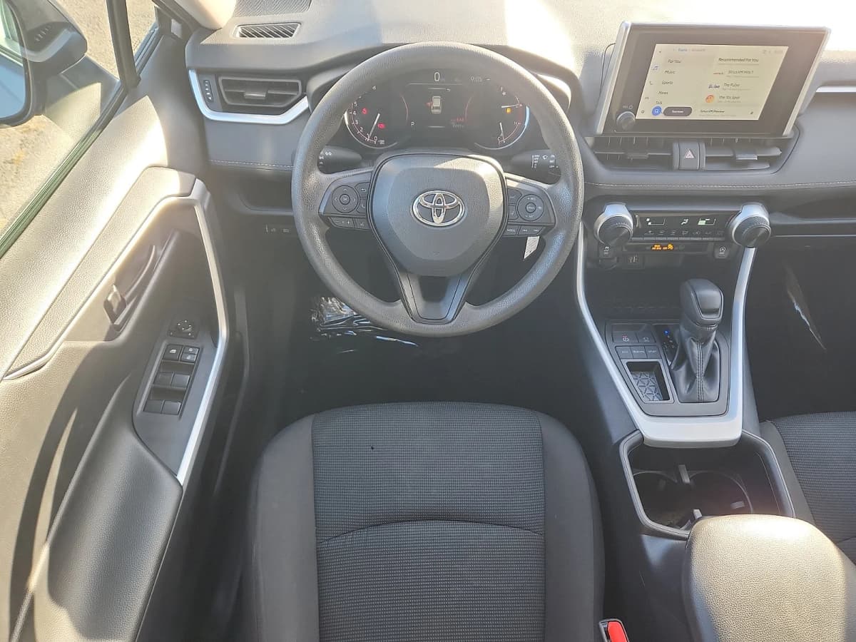 2025 Toyota RAV4 9