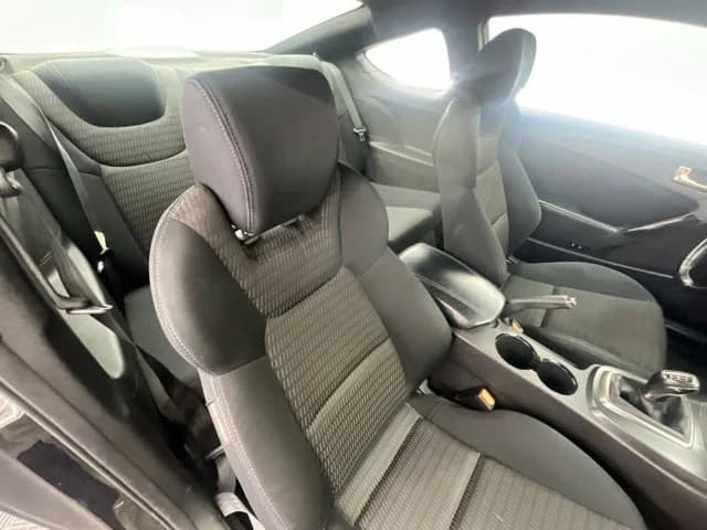 2015 Hyundai Genesis Coupe 11