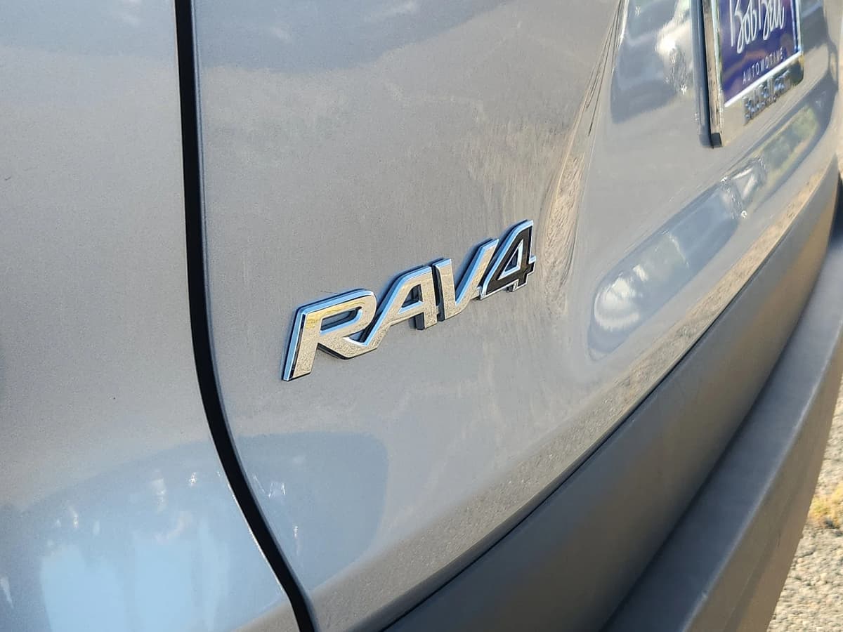 2025 Toyota RAV4 28