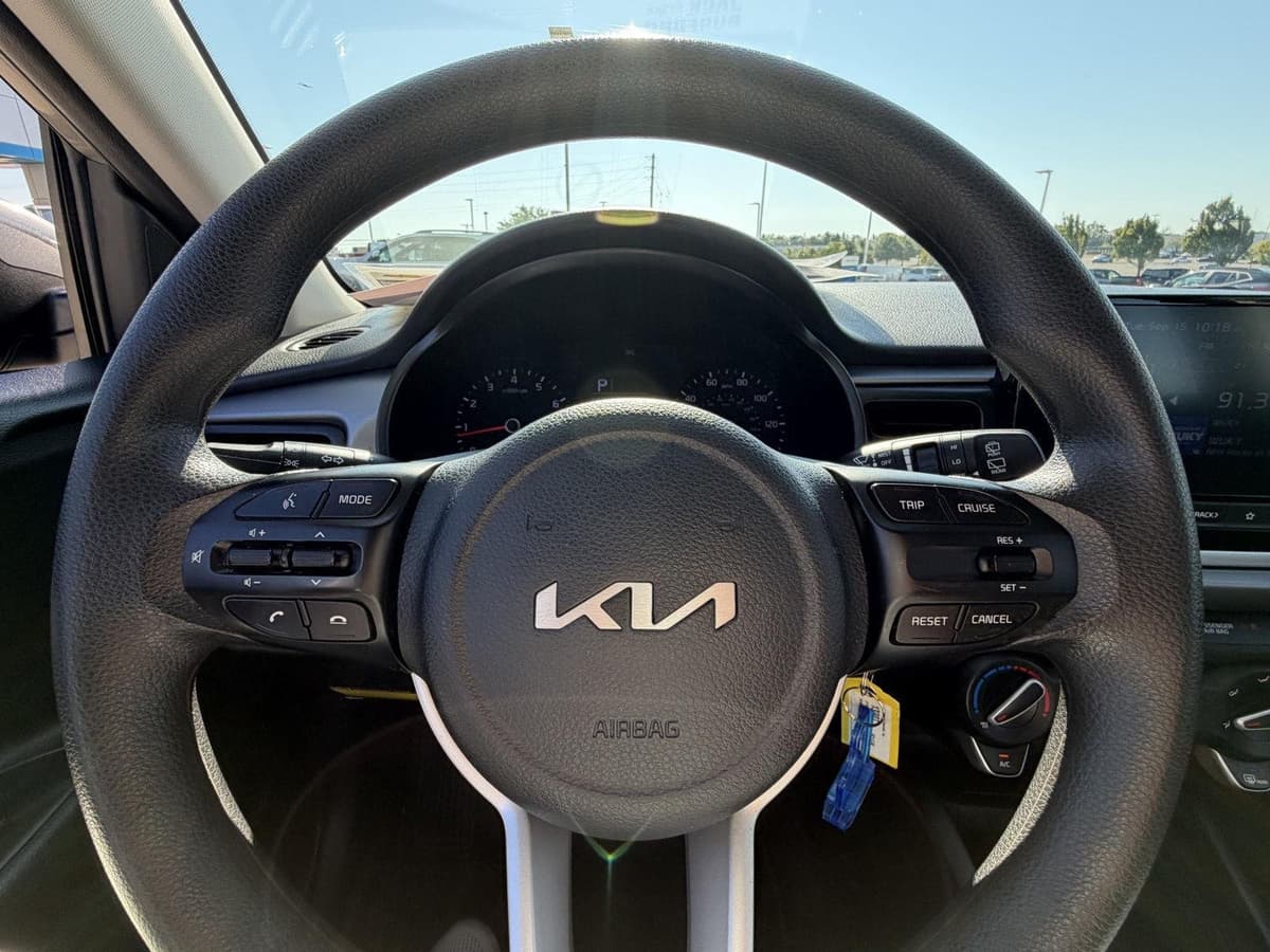 2023 Kia Rio 5-Door 9