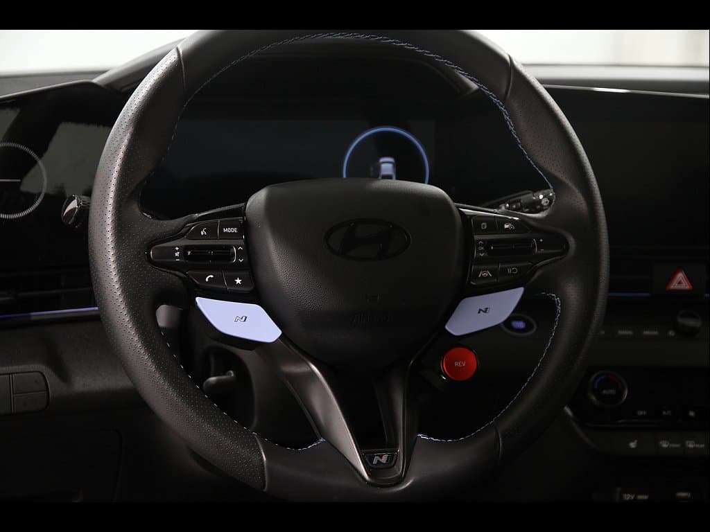 2025 Hyundai Elantra 5