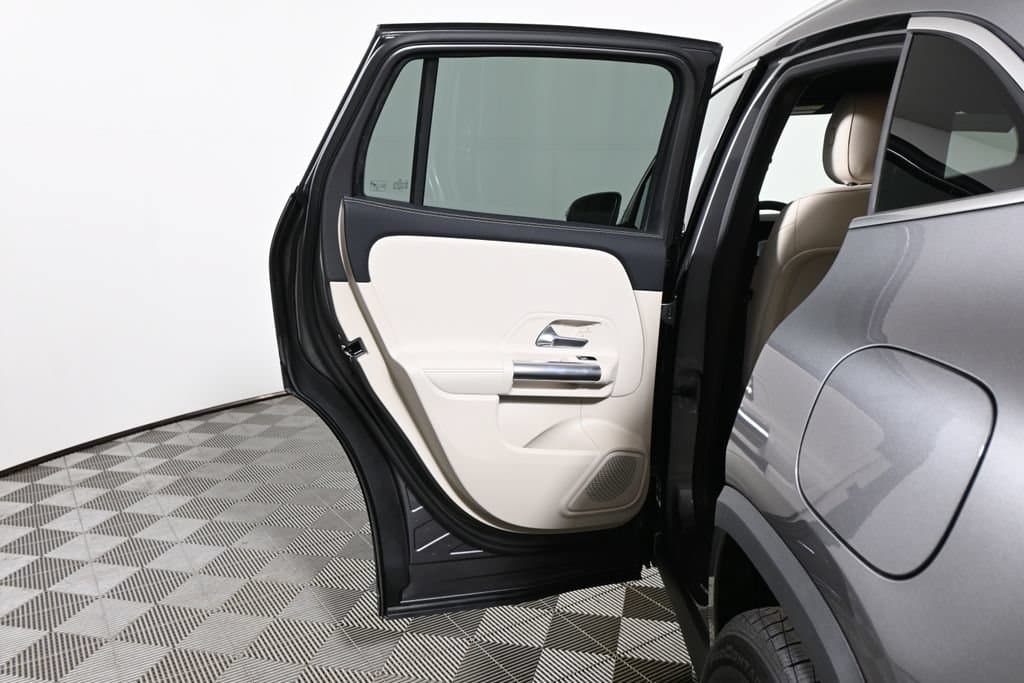 2026 Mercedes-Benz GLA 64