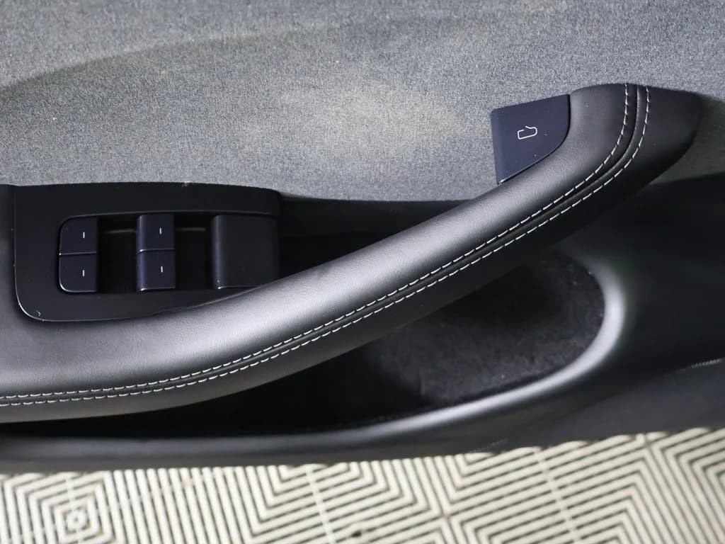 2025 Tesla Model 3 36