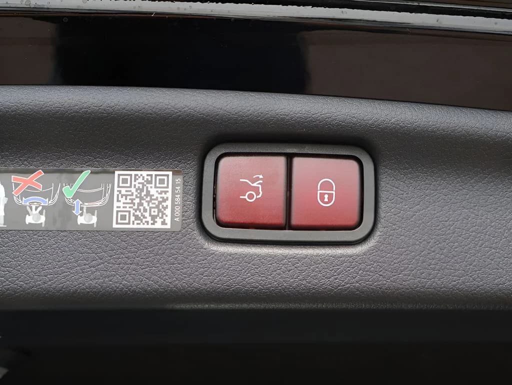2026 Mercedes-Benz C-Class Sedan 14