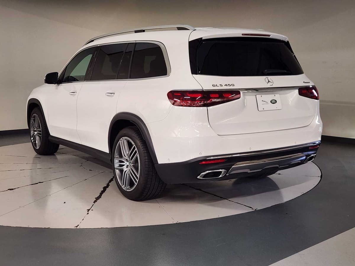 2026 Mercedes-Benz GLS 4