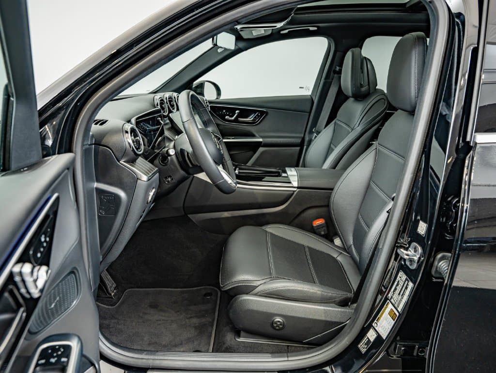 2026 Mercedes-Benz GLC 29